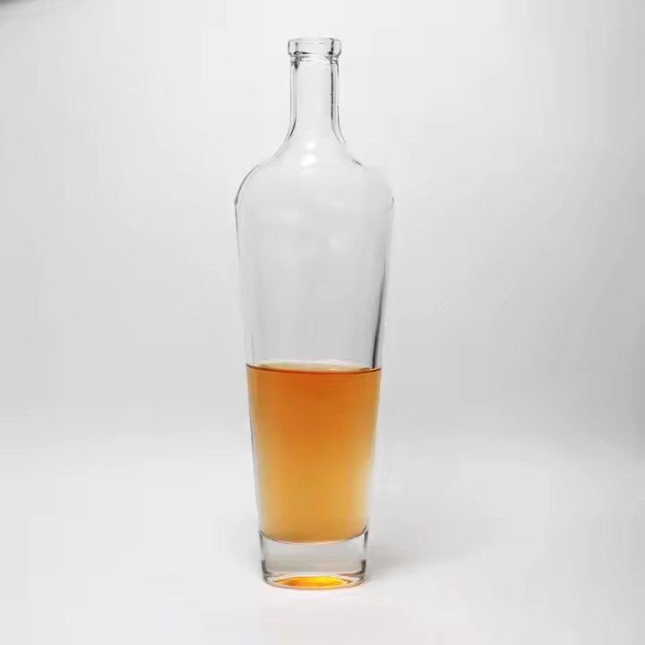Personalized Fashion Food Grade 700ml Whiskey Tequila Brandy Bottle Clear Super Flint Gin Rum Glass Bottle for Liquor Alcohol
