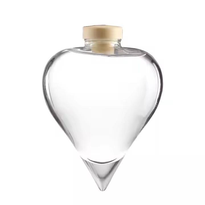 500ml Heart-Shaped Cork-Sealed Liquor Glass Refillable Feature for Tequila Brandy Empty Flat Glass Bottles