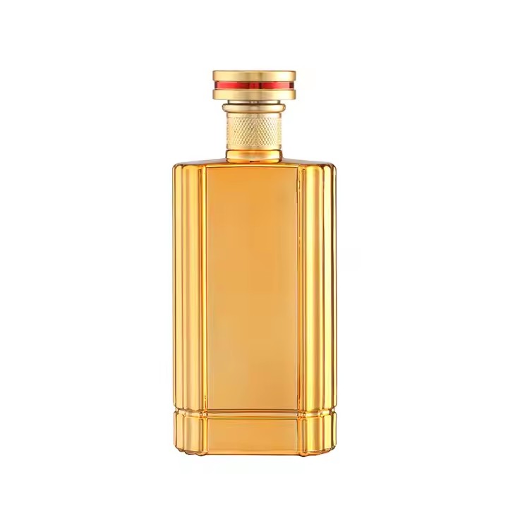 Popular Style 750ml Alcohol Bottles Square Glass Whisky Liquor Glass Bottle Flat Gold Color Brandy Spirits Bottle