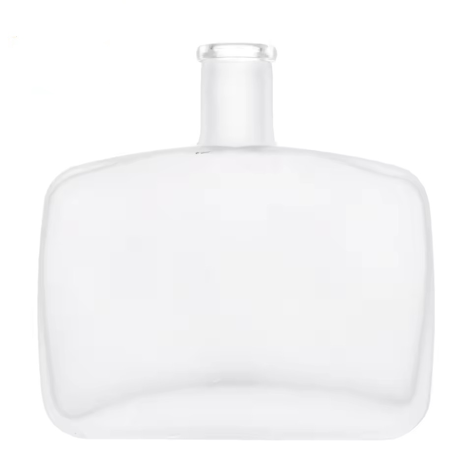 Luxury 700ml Frosted Square Glass Bottle with an Extra Heavy Base for Premium Vodka Gin Whiskey and Liquor Spirits