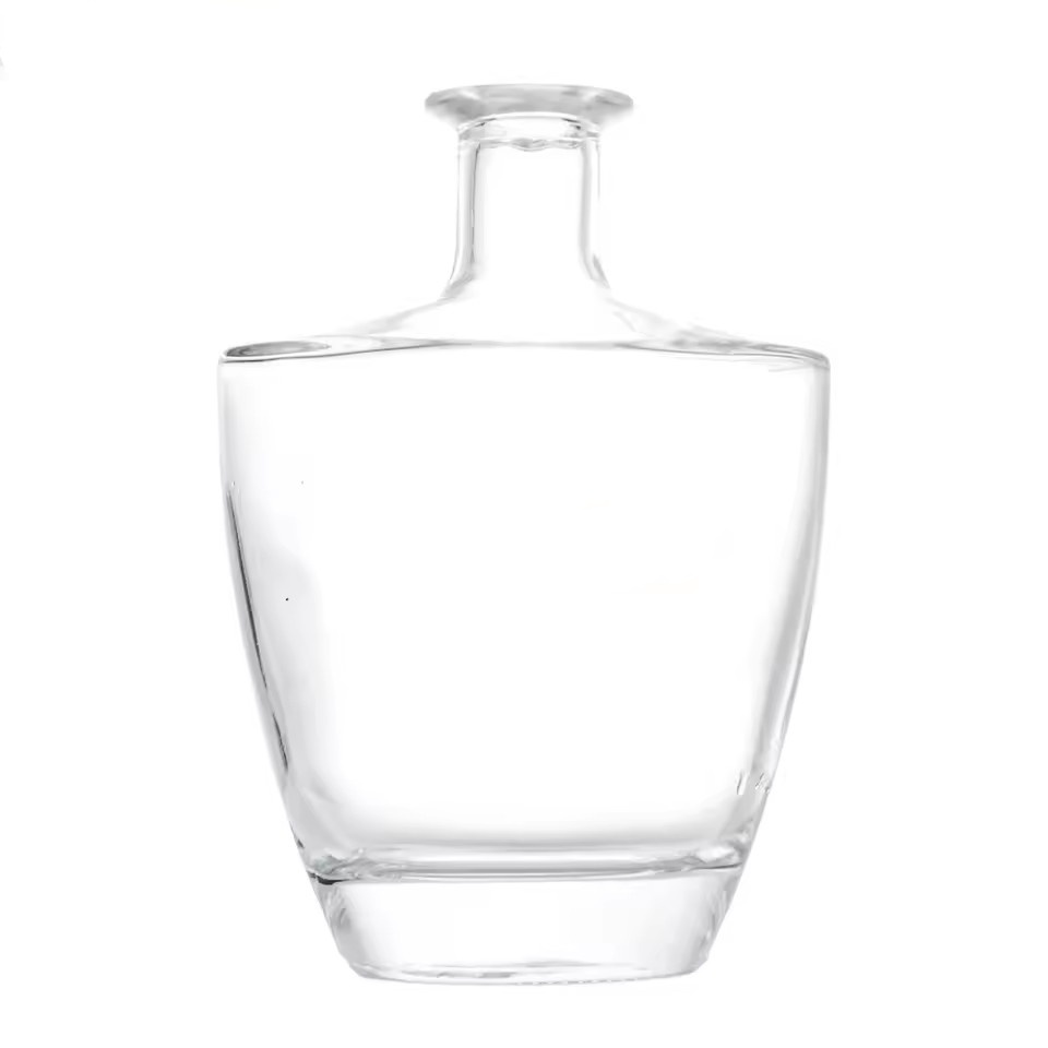 Modern Design 700ml Flask Shape Glass Bottle with a Heavy Thick Bottom for Premium Liquor Whiskey Vodka and Spirits