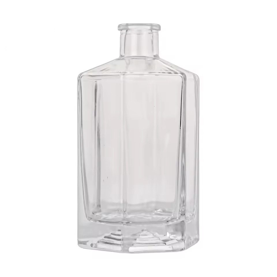 Wholesale Custom 500ml Empty Glass Liquor Bottle Vodka Whisky Gin Bottle Super Flint Glass Bottle Factory Customized Shape