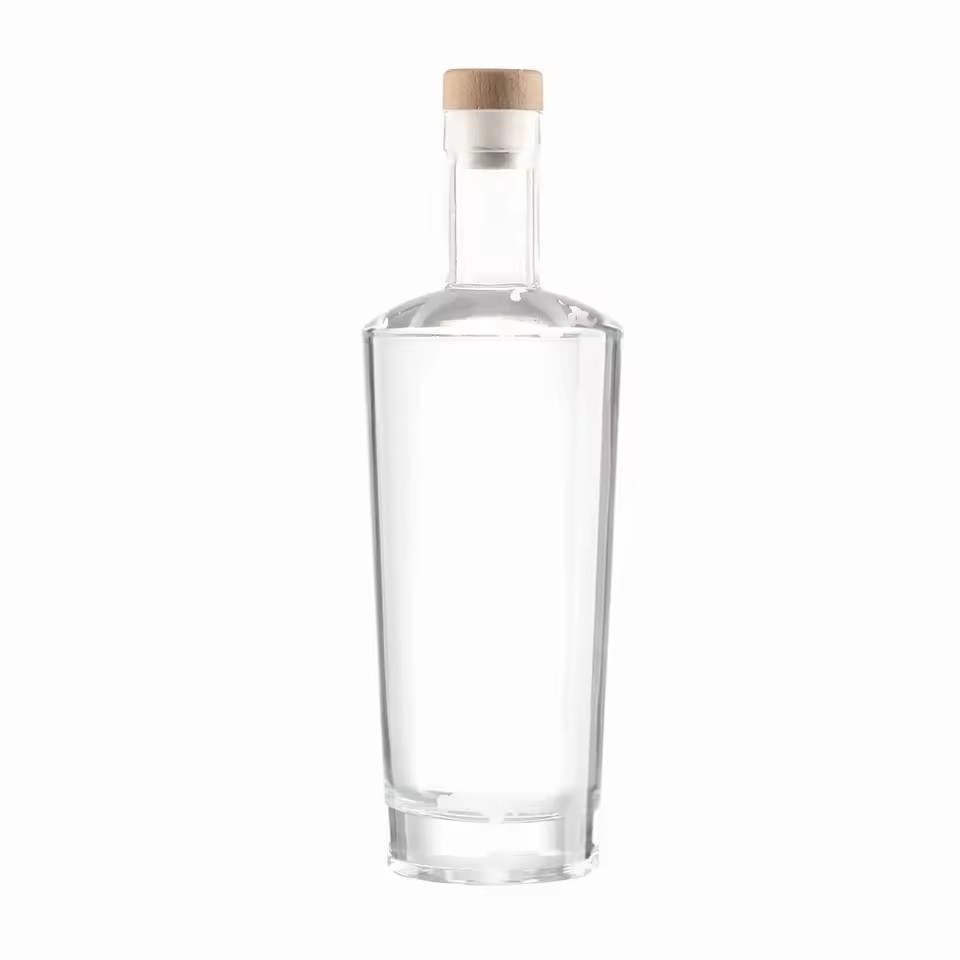 Custom 700ml/750ml Clear Glass Round Bottle with Cork Sealing and Spray Cap for Gin Rum Tequila Vodka Whisky Brandy