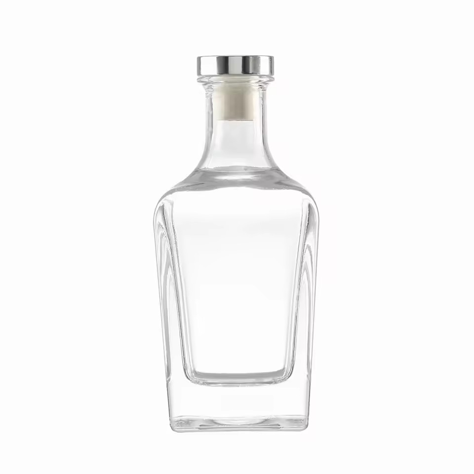 Premium Transparent Glass Square Empty Bottle 250ml 500ml 700ml 750ml Sizes with Cork Stopper for Whisky and Tequila