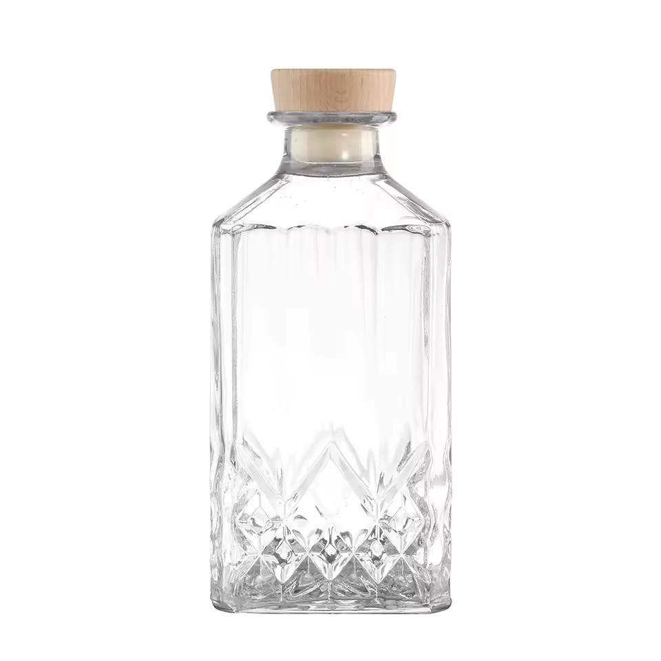 Luxury High-end Custom 750ml Empty Square Transparent Glass Whiskey Vodka Alcohol Liquor Bottle for Brewery