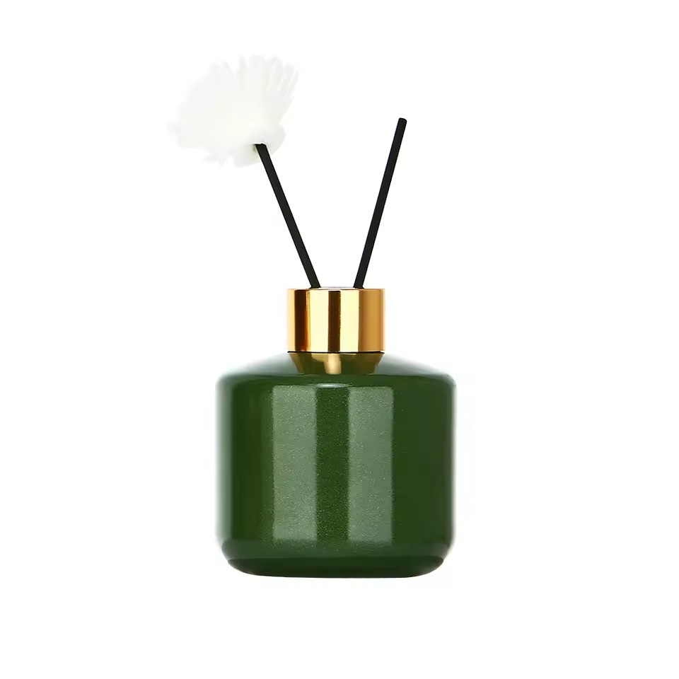 Premium Emerald Green Empty 20mL 30mL 50mL 100mL Luxury Perfume Bottle Metallic Paint Spraying Glass Diffuser Bottle