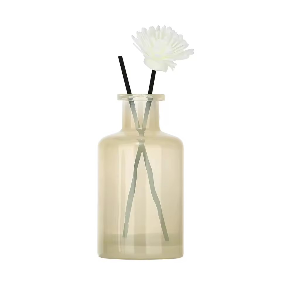 Customized LOGO Cap Size 20mL 30mL 50mL 100mL Warm Jade Yellow Wholesale Glass Diffuser Bottle for High-End Site