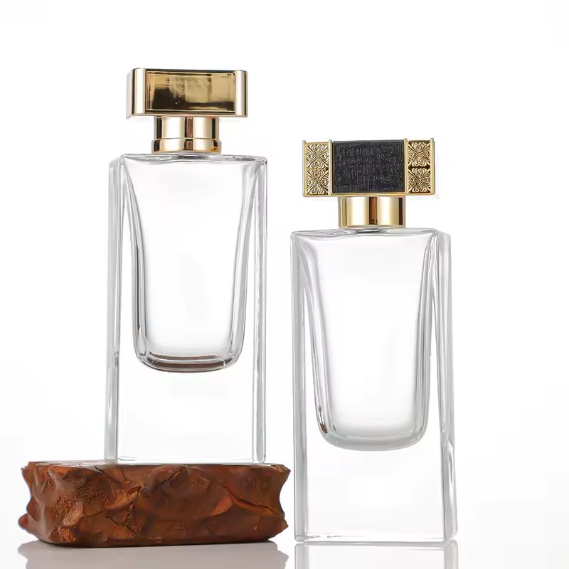 Wholesale in Stock 70ml Luxury Elegant Flat Square Shape Thick Bottom Empty Glass Perfume Bottle with Luxury Cap