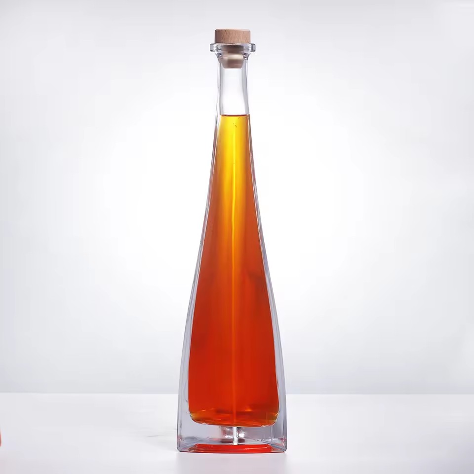 Wholesale Empty 700ml Glass Bottle for Cider Vodka Liquor Juice Whisky Rum Beer Wine and Brandy Cork Sealing