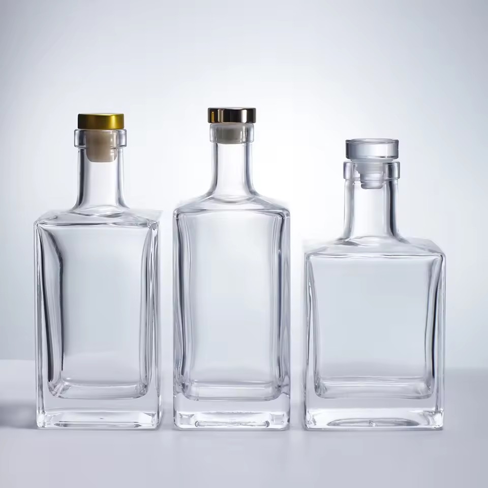 Factory Direct 375ml 500ml 750ml Square Glass Bottles with Cork Sealing for Whiskey Spirit Homemade Juice Tequila