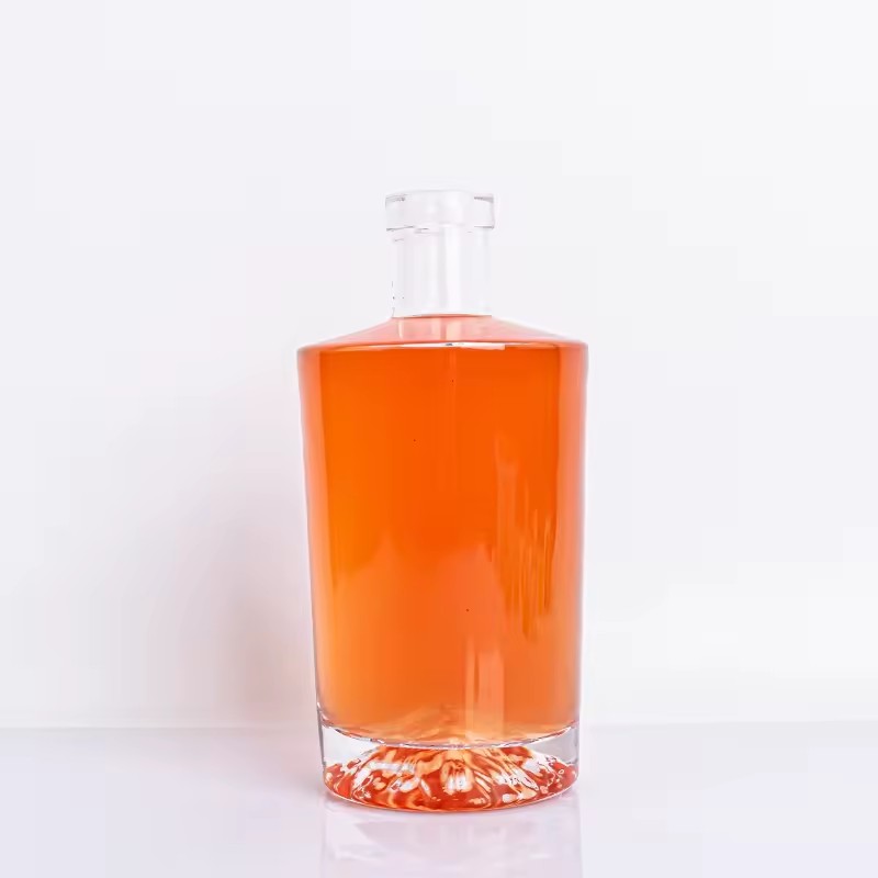 Wholesale Empty Round 500ml Super Flint Glass Beverage Bottles with Cork Sealing and Screw Cap