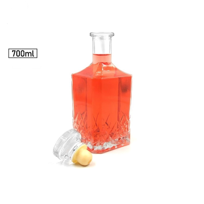  700ml engraved design square glass wine/whisky/liquor/vodka bottle with glass lid
