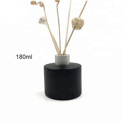 Hot sale 180ml colored matte black reed diffuser glass bottle with silver alu cap