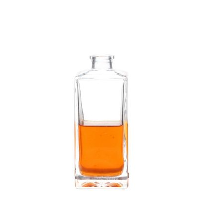 500ml unique bottom square shaped empty wine glass bottle with lid 
