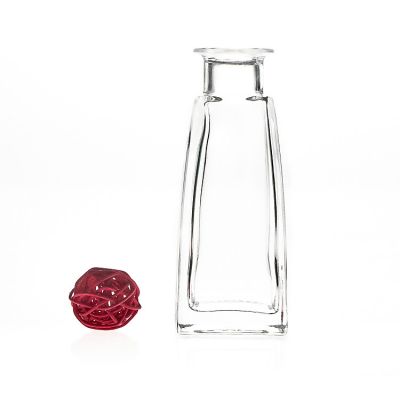 New Design Clear Embossed Decorative Glass Bottles 100ml Square Liquid Fragrance Perfume Diffuser Bottles 