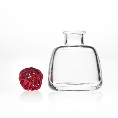 Simple Design Decorative Bottle 100ml Round Empty Aroma Reed Diffuser Glass Bottle with Cork Stopper 