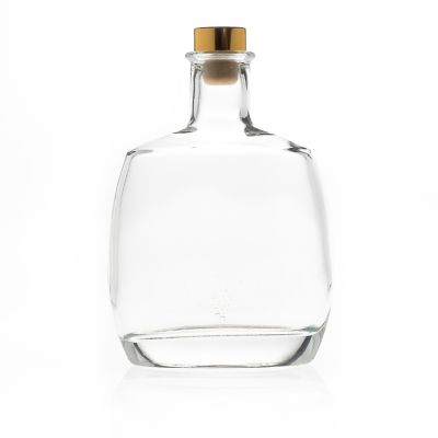 Customer Logo Design 700ml Empty Spirit Magnum Flat Crystal Glass Whisky / Vodka Bottle with Stopper