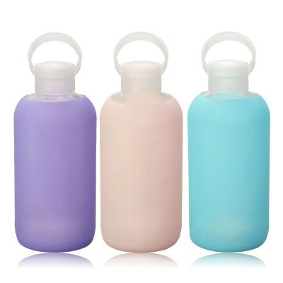 Custom New Fashion Colorful 500mL Glass Water Bottle Glass Beautiful Gift Women Water Bottles with Protective Silicon Case Tour