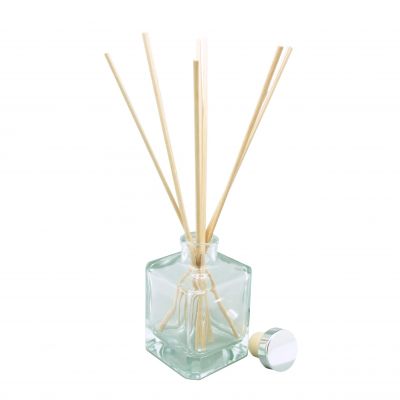 4oz decorative square glass reed diffuser bottles with cork stoppers stick wholesale manufactures China