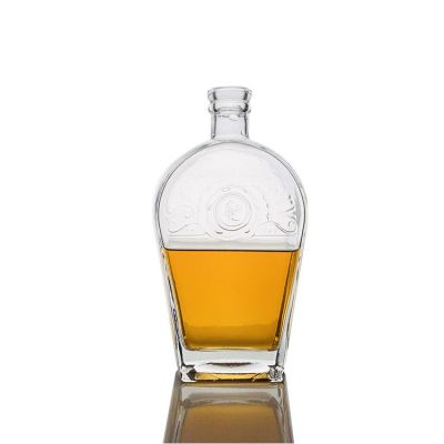 China Manufacturer 750 ml Crystal Glass Bottle Alcohol Bottle for Sale 