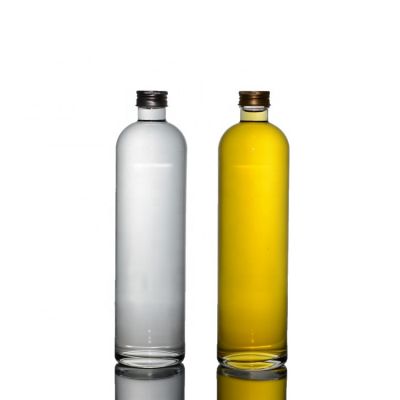 In stock 700ML glass bottles for water beverage Vodka with screw cap