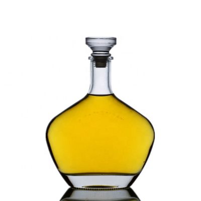 fancy Elegant 700ml oblate glass spirits bottle with embossed letter for whiskey Brandy XO vodka Gin 