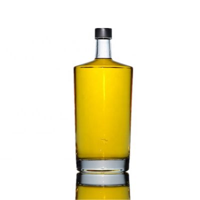Wholesale Whisky Rum Glass Bottle 750mL Screw Cap Beverage Liquor Glass Bottle 