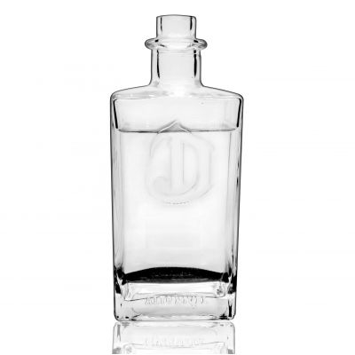 750ml 700ml Clear Glass Liquor Spirit Bottle for Vodka 
