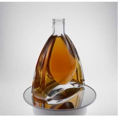 High quality customized glass bottle for spirits liquor/ Whiskey /Brandy/XO