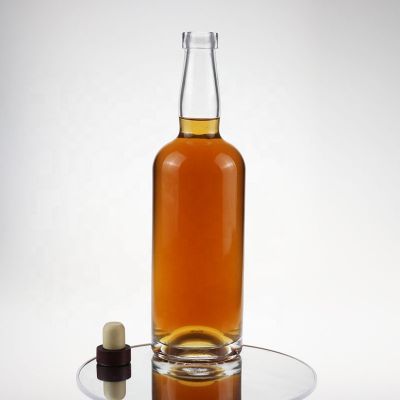 Classic round shape clear 750ml glass whisky/whiskey bottle with cork 