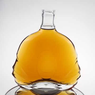 Empty 70cl 0.7 liter flat glass xo brandy cognac bottle with cork 