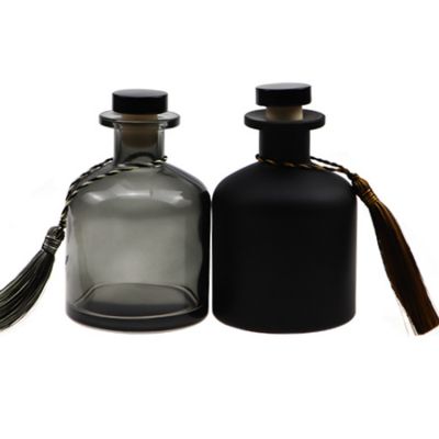 China Factory Price 250ml Gray And Black Color Empty Reed Diffuser Glass Bottles With Cork 