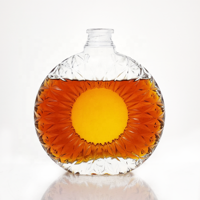 Factory Good Price Crystal Flint Flower Design Lovely SpiritContainer 500ml 700ml Xo Brandy Cognac Empty Liquor Bottles for Sale