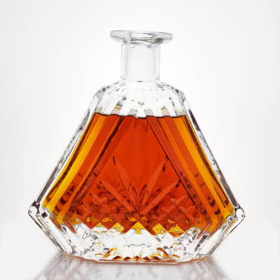 hot special shape printing logo clear empty crystal glass Emboss screw top square shape 600 ml whisky glass bottle