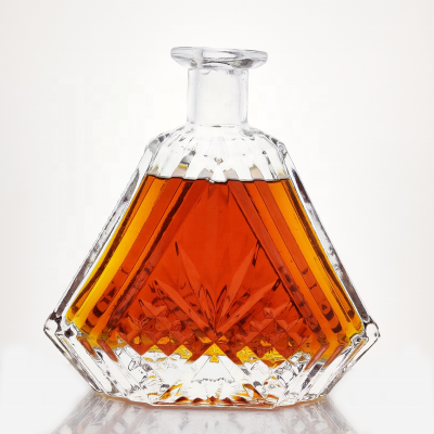 Luxury Heavy Glass Base Liquor 600ml brandy Spirit Bottle With Smooth Glass Lip Fancy Embossed 60cl Alcohol Bottle