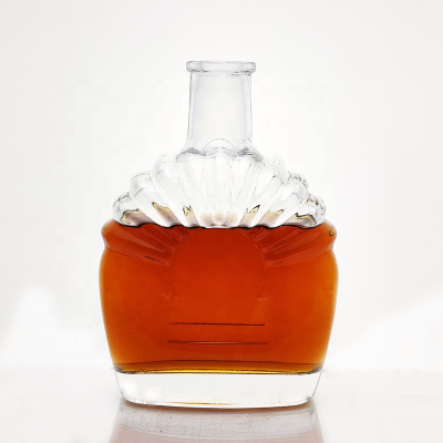 Flat Embossed Liquor Glass Whiskey Bottle 700ml Cognac Botellas Licor Clear Fancy 750ml Brandy Bottle With Cork 