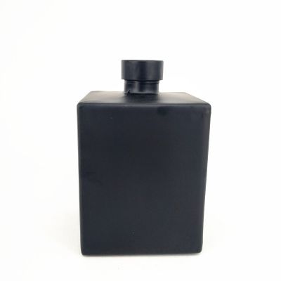 500ml Personal Care Industrial Use and PERFUME Use decorative matte black glass bottle with cork