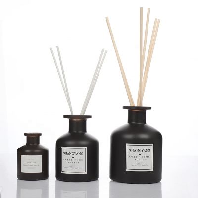 factory sells high quality 50ml 150ml 200ml brown Cylindrical shaped reed diffuser glass 