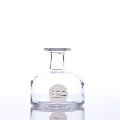 Wholesales 250ml Long Neck Round Shaped Room Decorative Aromatherapy Reed Diffuser Glass Bottles 