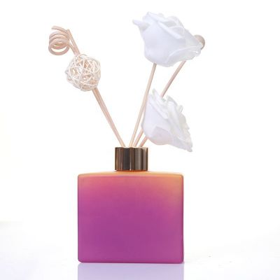Wholesale decorative 100ml flat square empty glass aroma fragrance reed diffuser bottles 