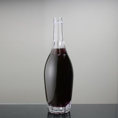 Custom 700ml Spirit Alcoholic Glass Flint Wine Bottle Vodka Whisky Glass Bottles With Cork Sealing 