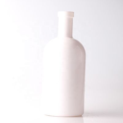New Design Unique White Color Glass Bottle 750ml Liquor Bottle With Cork Price For Wholesale 