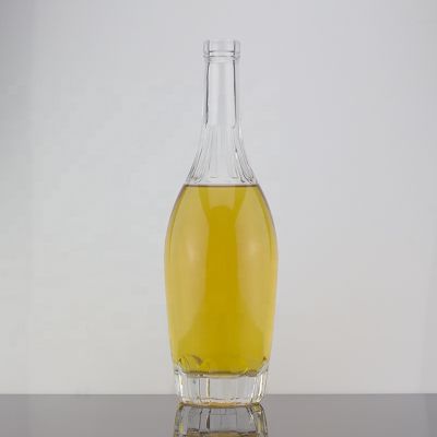 Luxury Engraving Design Transparent 700ml Rum Glass Bottle Thick Bottom For Corks 