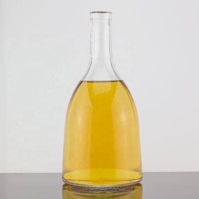 Custom Design Cork Sealed 700ml Clear Super Flint Glass Tequila Bottle 