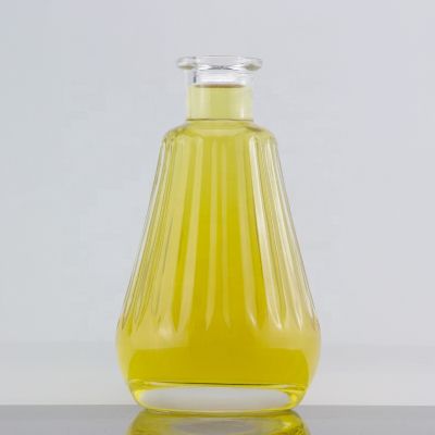 Custom Elegant Engraving Design Transparent Spirits Liquor Glass Bottle 500ml For Corks 