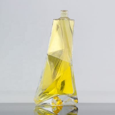High Quality Custom Unique Shape Transparent Vodka Glass Bottle 500ml Guala Top Sealed 