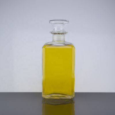 Custom Design 750ml Square Shape Glass Bottle With Lids For Whisky On Sale