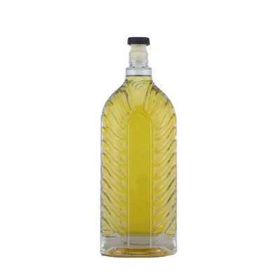 Hot Sale Embossing Slope Shoulder Super Flint Glass Bottle 70 Cl Decal Gin Ropp Screw Bottle 