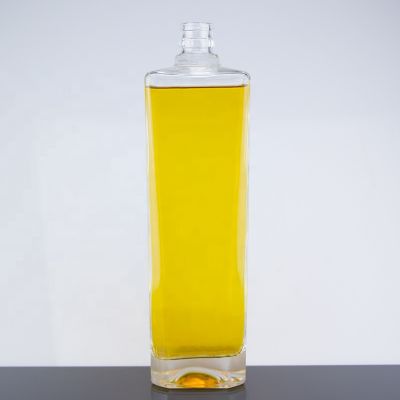 750ml Square Design Spirits Liquor Glass Bottle For Corks Thick Bottom Bottle With Good Price 