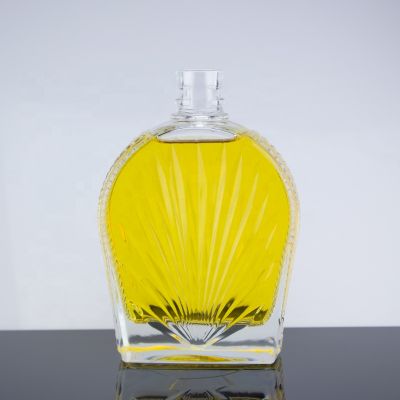 Customized Flat Design 750ml Liquor Glass Bottles With Embossed Logo For Cork Sealed 